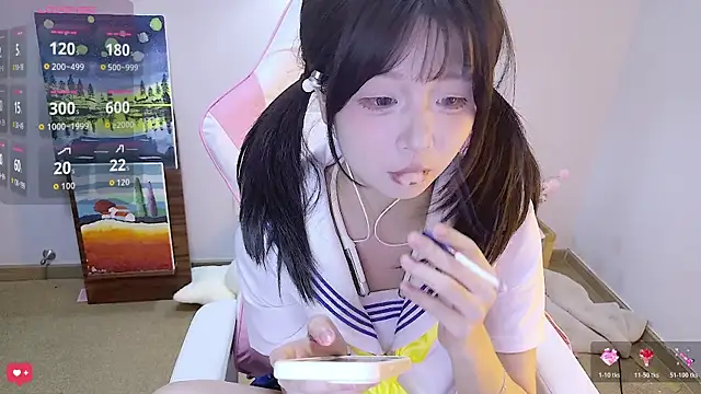 Qiqiiii-05 online show from June 12, 11:53 am