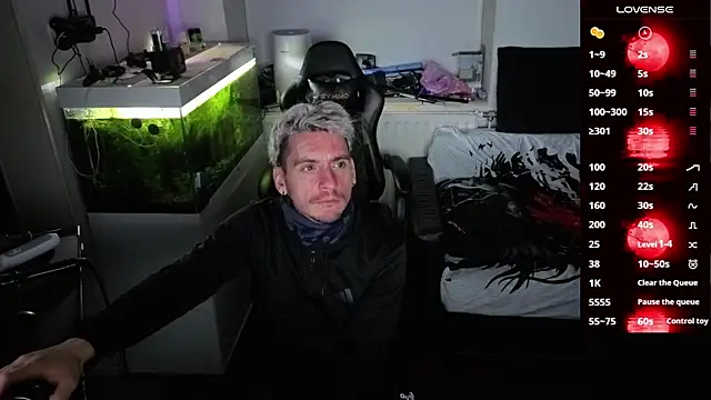 Rayzel White online show from March 3, 7:42 pm