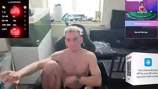 Snapshot of Rayzel_White chatting on May 21, 1:51 pm Rayzel White online show from May 21, 1:51 pm