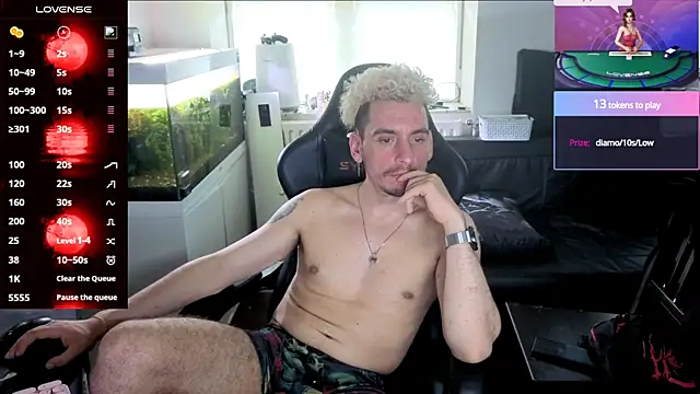 Snapshot of Rayzel_White chatting on June 27, 6:13 pm Rayzel White online show from June 27, 6:13 pm