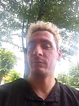 Snapshot of Rayzel_White chatting on July 13, 12:19 pm Rayzel White online show from July 13, 12:19 pm
