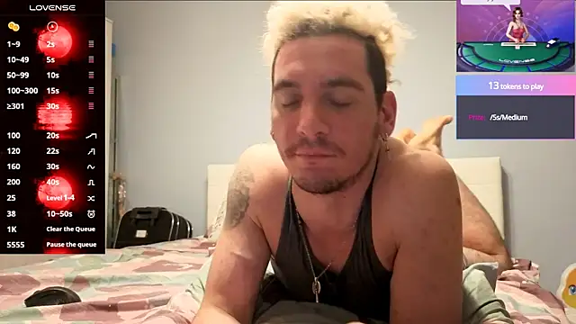 Snapshot of Rayzel_White chatting on July 17, 12:06 am Rayzel White online show from July 17, 12:06 am