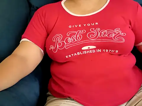 Snapshot of TamilDreamgirl08 chatting on March 31, 5:19 am TamilDreamgirl08 online show from March 31, 5:19 am