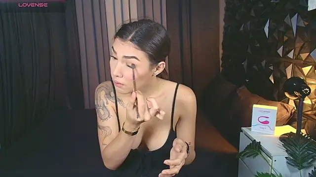 Snapshot of inababe chatting on March 3, 12:00 pm inababe online show from March 3, 12:00 pm