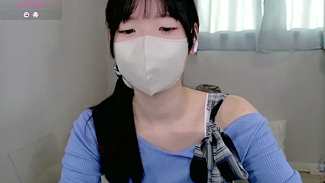 Snapshot of _ame_chan_ chatting on May 6, 8:19 am ame chan online show from May 6, 8:19 am
