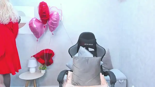 Snapshot of Victoria_Nelson chatting on February 14, 1:24 am Victoria Nelson online show from February 14, 1:24 am