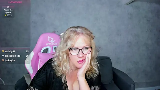 Snapshot of Victoria_Nelson chatting on June 14, 2:24 am Victoria Nelson online show from June 14, 2:24 am