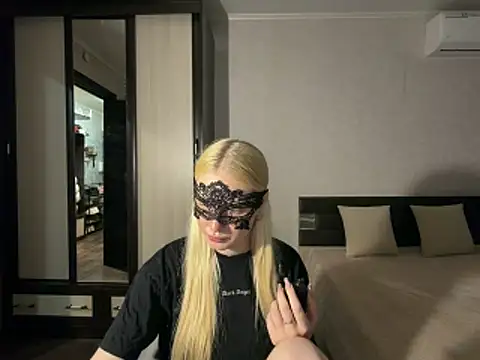 Polly Skil online show from February 18, 4:47 pm