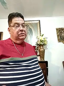 Snapshot of Zordomudo13 chatting on February 8, 2:26 am Zordomudo13 online show from February 8, 2:26 am