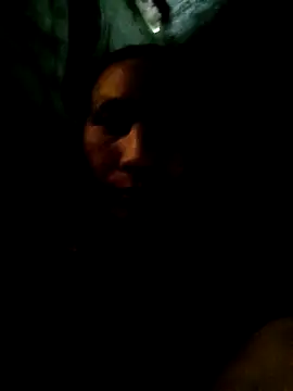 Snapshot of Diana-02 chatting on May 3, 2:28 am Diana-02 online show from May 3, 2:28 am
