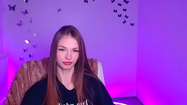 Snapshot of Lina_Loveuu chatting on February 12, 12:33 pm Lina Loveuu online show from February 12, 12:33 pm