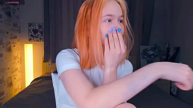 Snapshot of OwlLynn chatting on February 7, 8:51 am OwlLynn online show from February 7, 8:51 am