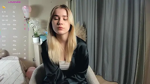 LuanaFincel online show from February 17, 1:02 am