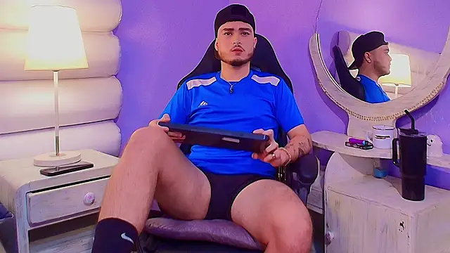 Snapshot of Salvattore_Muller chatting on February 3, 2:53 am Salvattore Muller online show from February 3, 2:53 am