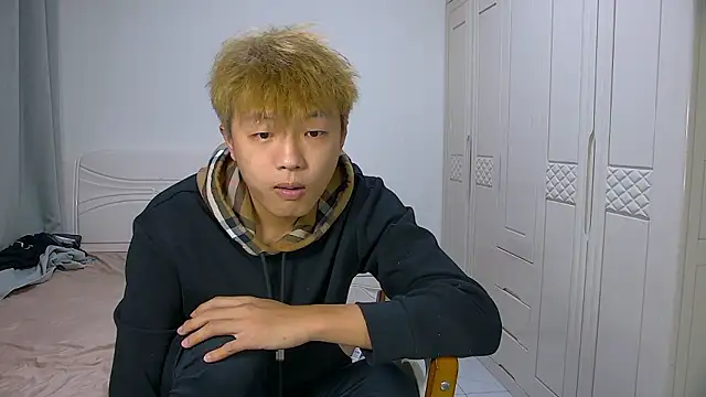 Chocolates-001 online show from February 20, 11:11 am