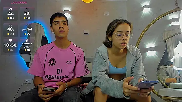 Snapshot of bastian_and_samantha chatting on February 5, 5:12 am bastian and samantha online show from February 5, 5:12 am