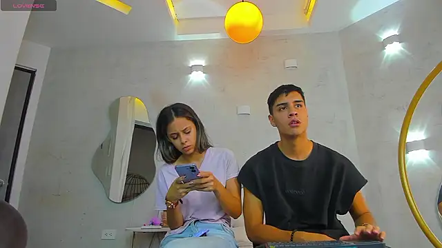 Snapshot of bastian_and_samantha chatting on February 18, 4:08 am bastian and samantha online show from February 18, 4:08 am