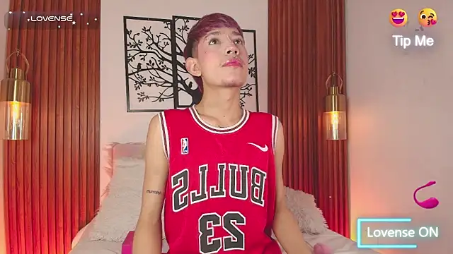 Snapshot of Taylor_Snow chatting on February 8, 8:12 pm Taylor Snow online show from February 8, 8:12 pm