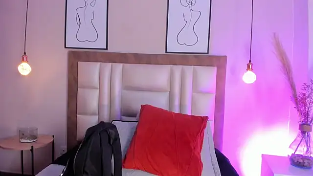 TessaMonroee online show from February 10, 6:23 pm