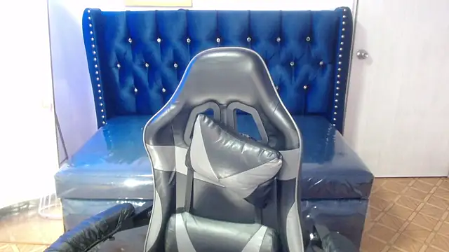 Snapshot of Candy_Rose_v chatting on February 23, 1:08 pm Candy Rose v online show from February 23, 1:08 pm