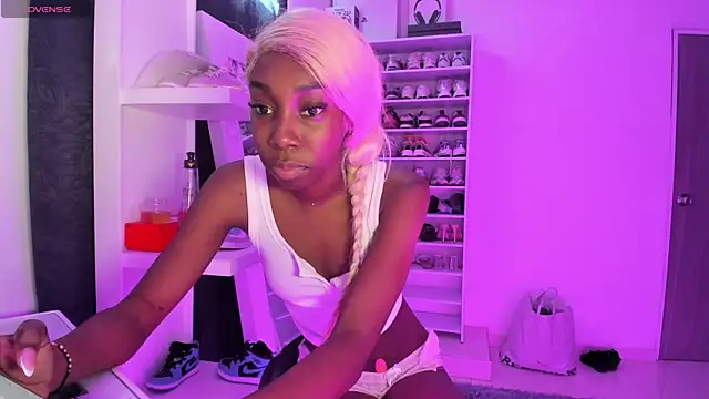 Snapshot of Amberprincess2 chatting on February 27, 2:39 pm Amberprincess2 online show from February 27, 2:39 pm