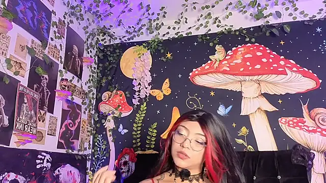 Snapshot of victoriia_thompson chatting on April 4, 9:56 pm victoriia thompson online show from April 4, 9:56 pm