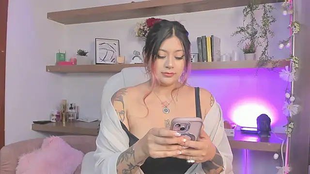  Lorraine v online show from April 14, 5:19 pm