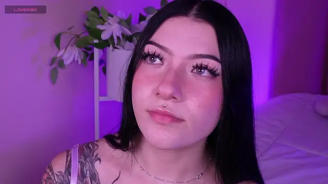 Snapshot of Dolcexx_ chatting on February 4, 8:25 pm Dolcexx online show from February 4, 8:25 pm