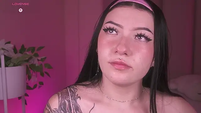 Snapshot of Dolcexx_ chatting on February 27, 8:09 pm Dolcexx online show from February 27, 8:09 pm