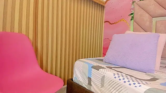 sweet  luna   online show from February 25, 11:09 am