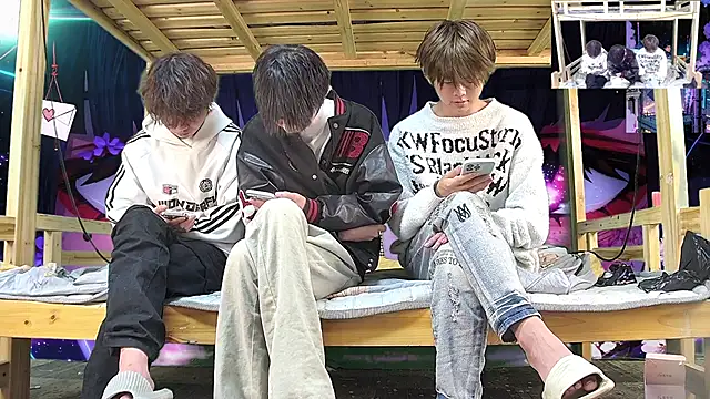 xiaohuangren01 online show from March 9, 1:53 am