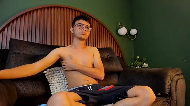 Alhan Twink online show from March 15, 6:52 am