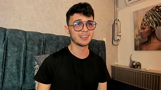 Snapshot of Alhan_Twink chatting on June 10, 5:28 am Alhan Twink online show from June 10, 5:28 am