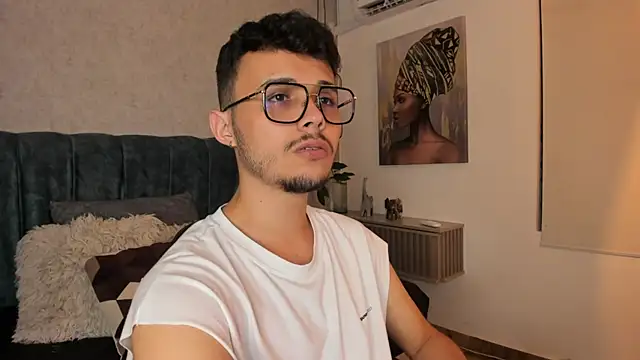Snapshot of Alhan_Twink chatting on July 9, 4:49 am Alhan Twink online show from July 9, 4:49 am