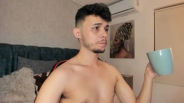 Snapshot of Alhan_Twink chatting on July 15, 4:40 am Alhan Twink online show from July 15, 4:40 am