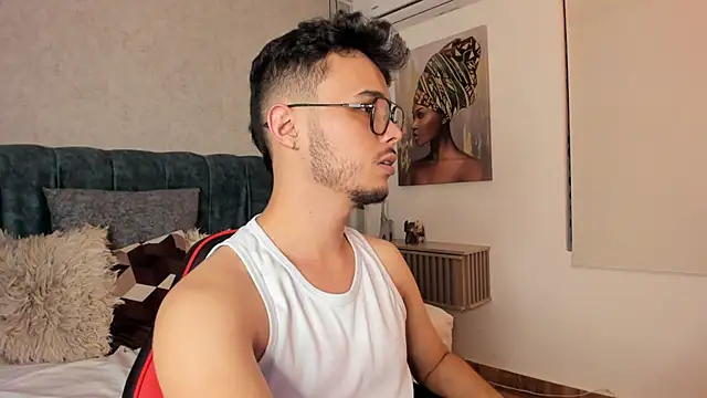 Snapshot of Alhan_Twink chatting on July 16, 7:47 am Alhan Twink online show from July 16, 7:47 am