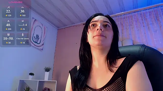 Snapshot of RoseConor_ chatting on February 18, 3:13 am RoseConor online show from February 18, 3:13 am