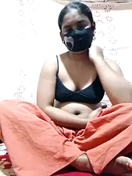 Snapshot of Hot_Sweeti chatting on February 4, 10:21 am Hot Sweeti online show from February 4, 10:21 am