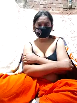 Snapshot of Hot_Sweeti chatting on February 7, 10:52 am Hot Sweeti online show from February 7, 10:52 am