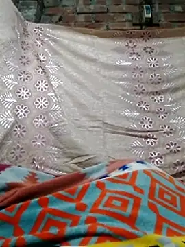 Snapshot of Hot_Sweeti chatting on February 8, 11:08 pm Hot Sweeti online show from February 8, 11:08 pm