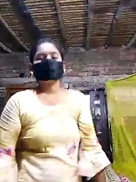 Hot Sweeti online show from April 8, 9:59 pm