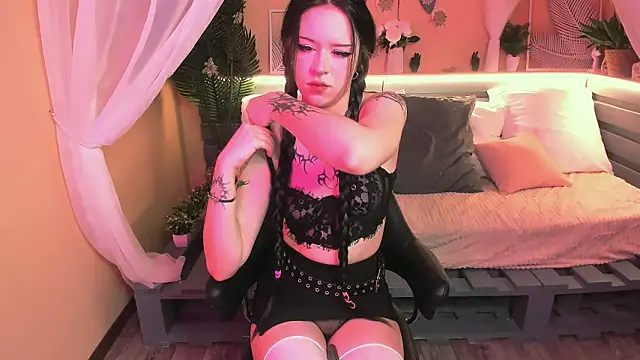 Snapshot of ArielBlis chatting on February 10, 5:00 am ArielBlis online show from February 10, 5:00 am