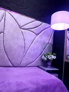 valenlopezz  online show from March 23, 10:19 am