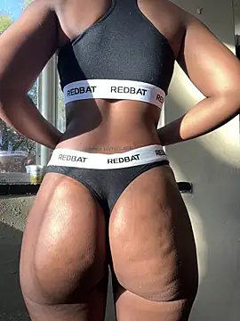 NaughtyShawdy online show from May 27, 6:10 am