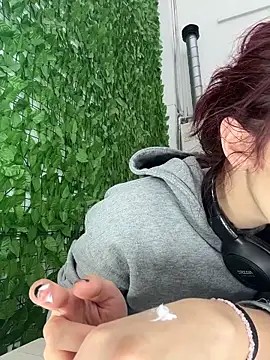 elodie rouge online show from March 25, 11:27 am