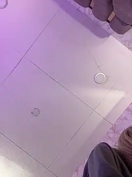 elodie rouge online show from April 11, 12:31 pm