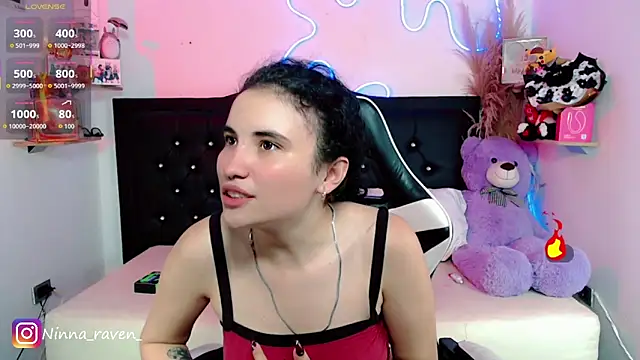 Snapshot of AriaDark chatting on June 20, 9:06 pm AriaDark online show from June 20, 9:06 pm