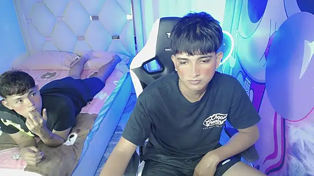 Maxwell boys online show from January 17, 3:33 am