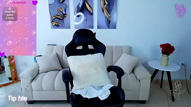 Cristina Ferreir online show from April 11, 8:13 pm