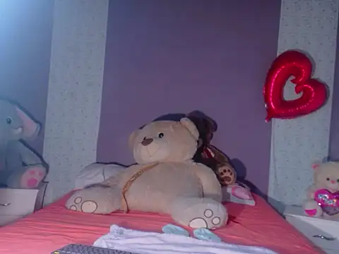 PaulinaWilliams online show from February 18, 6:26 pm